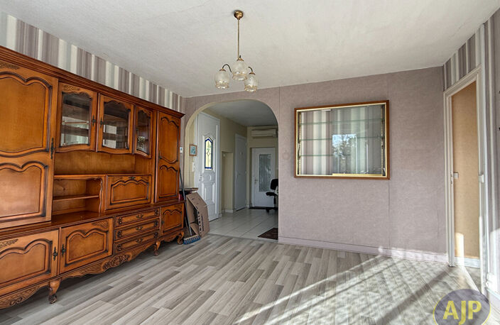 SAINTES RIVE GAUCHE MAISON DE PLAIN-PIED, 3 CHAMBRES ET GARAGE — photo 2