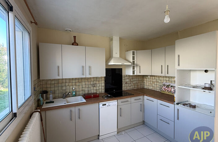 SAINTES RIVE GAUCHE MAISON DE PLAIN-PIED, 3 CHAMBRES ET GARAGE — photo 3