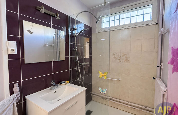 SAINTES RIVE GAUCHE MAISON DE PLAIN-PIED, 3 CHAMBRES ET GARAGE — photo 4