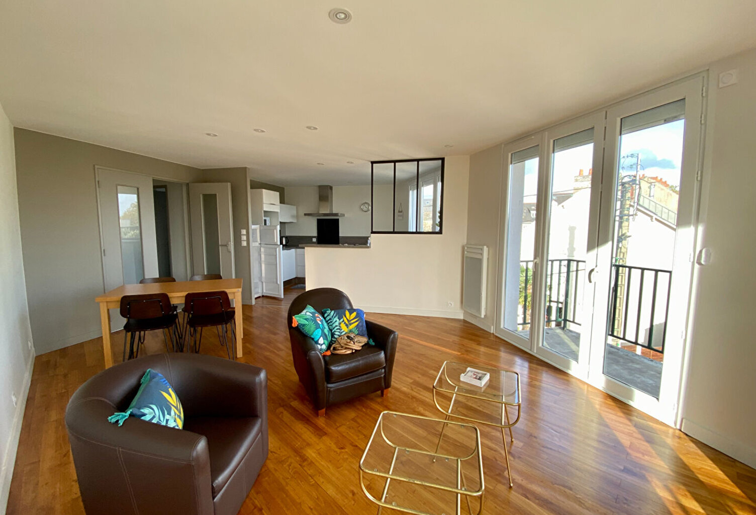 Appartement T3 meublé - 84m² - Butte Sainte Anne — photo 1