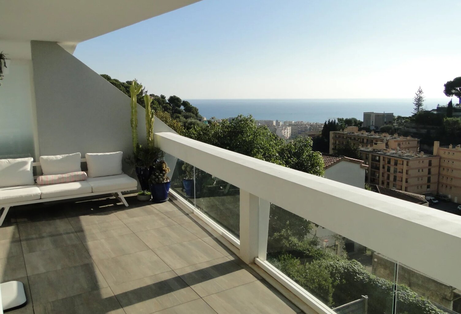 Proche Monaco, Terrasse vue mer 18m2, 2 pièces 43,40 m²,  + pisc — photo 1
