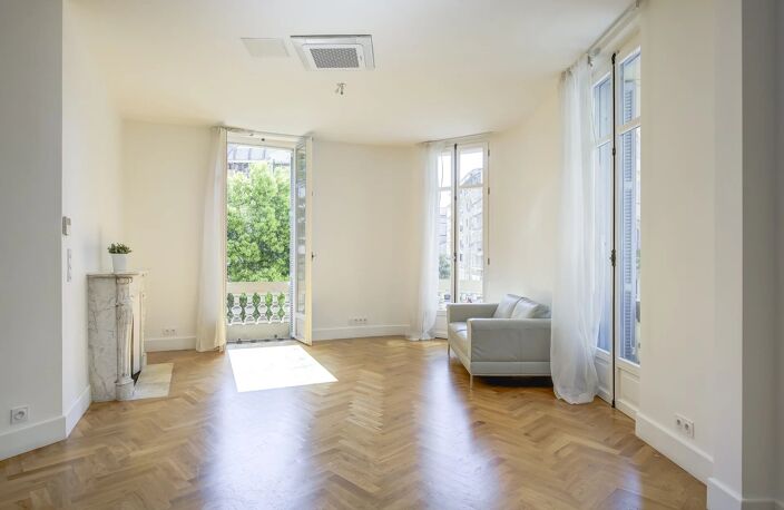 Carré d´or, lumineux, renover T4/5, 133 m² bourgeois — photo 5