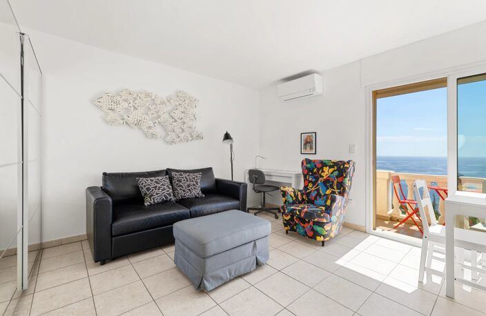 Proche Monaco, vue mer, 2 pièces, 2 balcons, parking á Roquebrun — photo 2