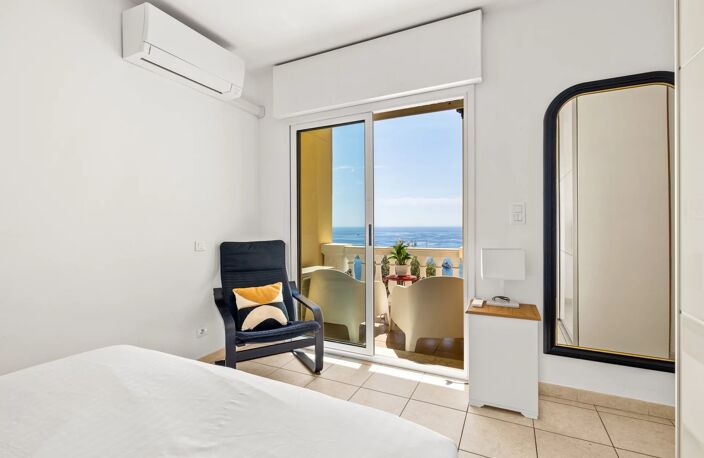 Proche Monaco, vue mer, 2 pièces, 2 balcons, parking á Roquebrun — photo 4