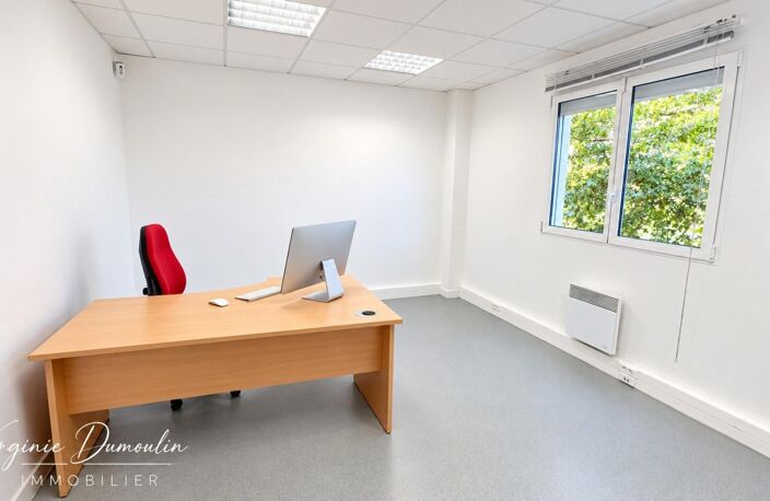 À LOUER  BUREAUX PROFESSIONNELS  LA HAYE-FOUASSIÈRE (44) — photo 2
