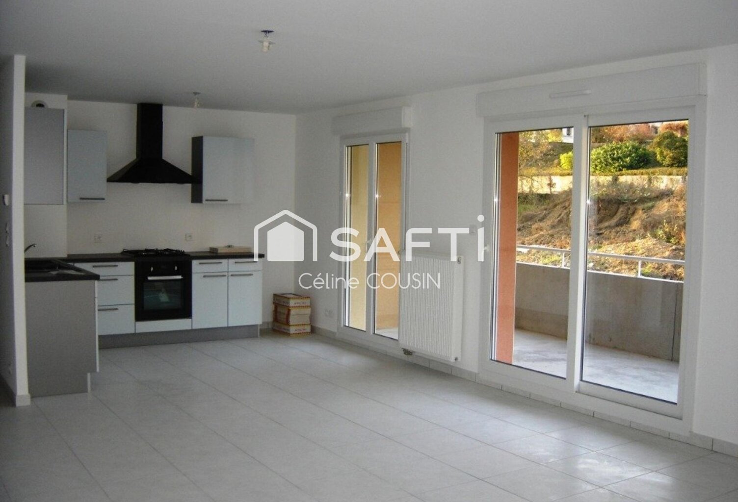 Venez découvrir ce bel appartement lumineux 3 pièces de 79m² avec balcon et place de parking souterrain — photo 1