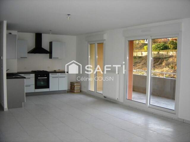 Venez découvrir ce bel appartement lumineux 3 pièces de 79m² avec balcon et place de parking souterrain — photo du bien