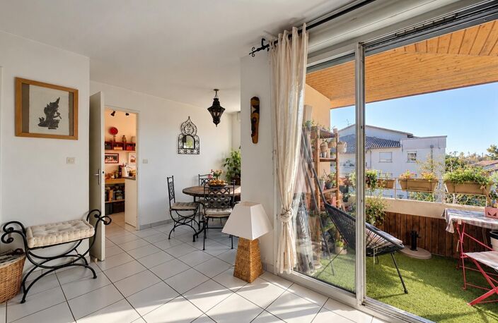 Appartement T4 Lalande, 87 m², piscine, balcons & parkings — photo 2