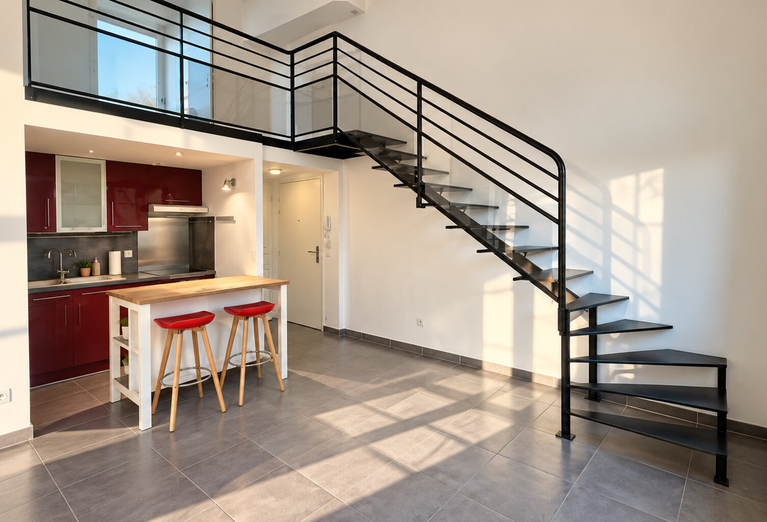 MARTIGUES   JONQUIÈRES | Appartement T2 avec mezzanine et vu — photo 1