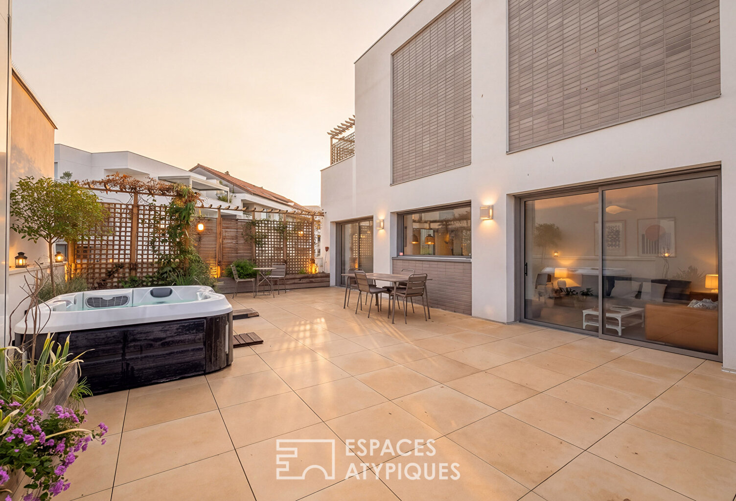Dernier étage avec terrasses et jacuzzi — photo 1