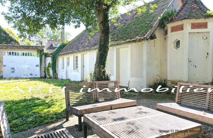 Maison de Maître avec 4 chambres / 191m2 sur 600m2 de terrain clos de hauts murs + dépendances — photo 4