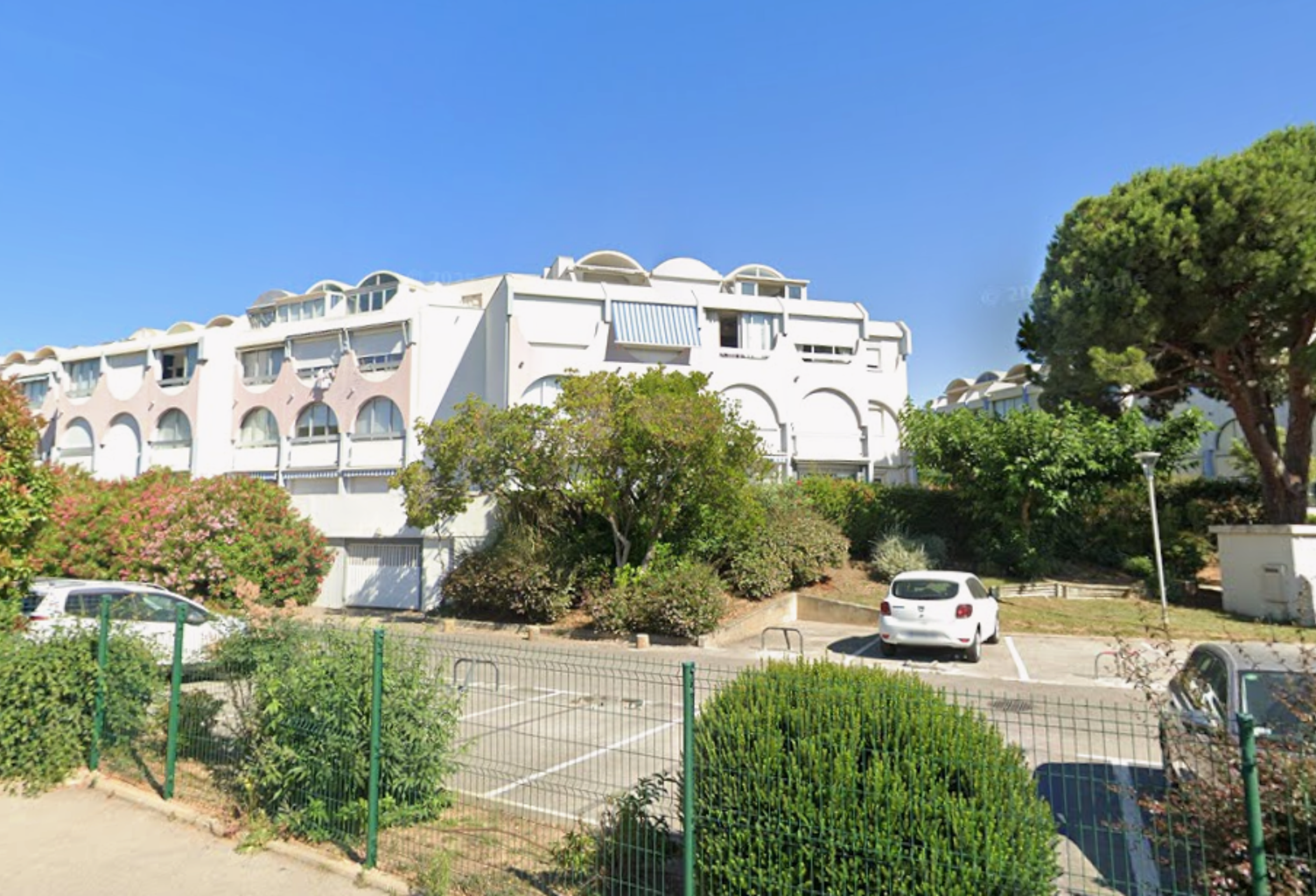 Vente Garage 16 m&sup2; — photo 1