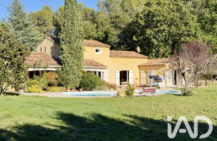 Vente Maison/villa 8 pièces — photo 2