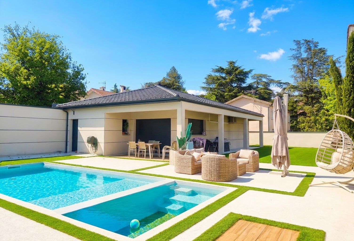 ROMANS-SUR-ISERE- MAISON DE PLAIN-PIED AVEC PISCINE — photo 1
