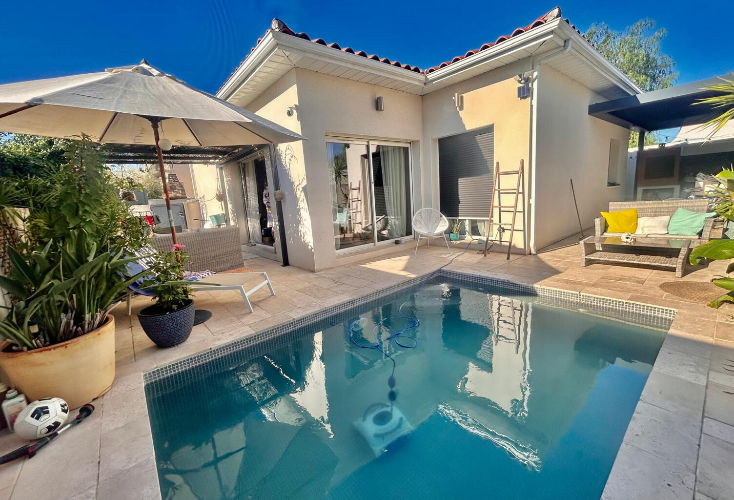 Villa contemporaine F5 (2016) avec piscine et garage — photo 1