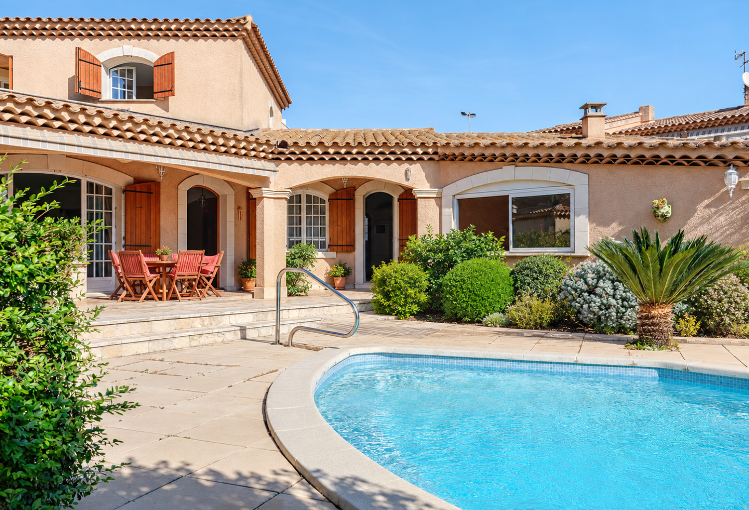 600m de l'eglise de Mazargues, MAISON 190m2 6 chambres, PISCINE et GARAGE, au CALME absolu — photo 1