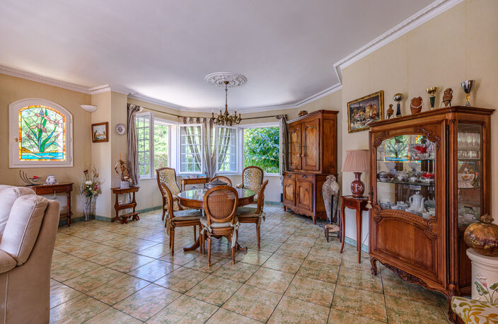 600m de l'eglise de Mazargues, MAISON 190m2 6 chambres, PISCINE et GARAGE, au CALME absolu — photo 5