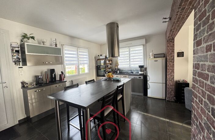 À VENDRE  BELLE MAISON FAMILIALE RÉNOVÉE DE 133 M² AVEC 5 CHAMBRES ET SOUS-SOL COMPLET 258500 FAI — photo 4