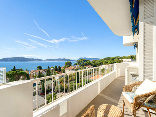Appartement T5 vue mer Mourillon — photo du bien