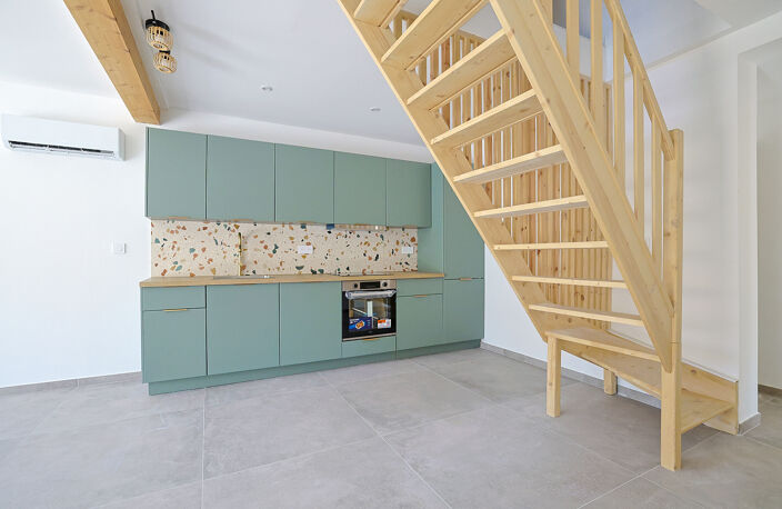 Duplex 4 pièces entièrement rénové avec terrasse, GARAGE ET PLACE DE STATIONNEMENT — photo 4