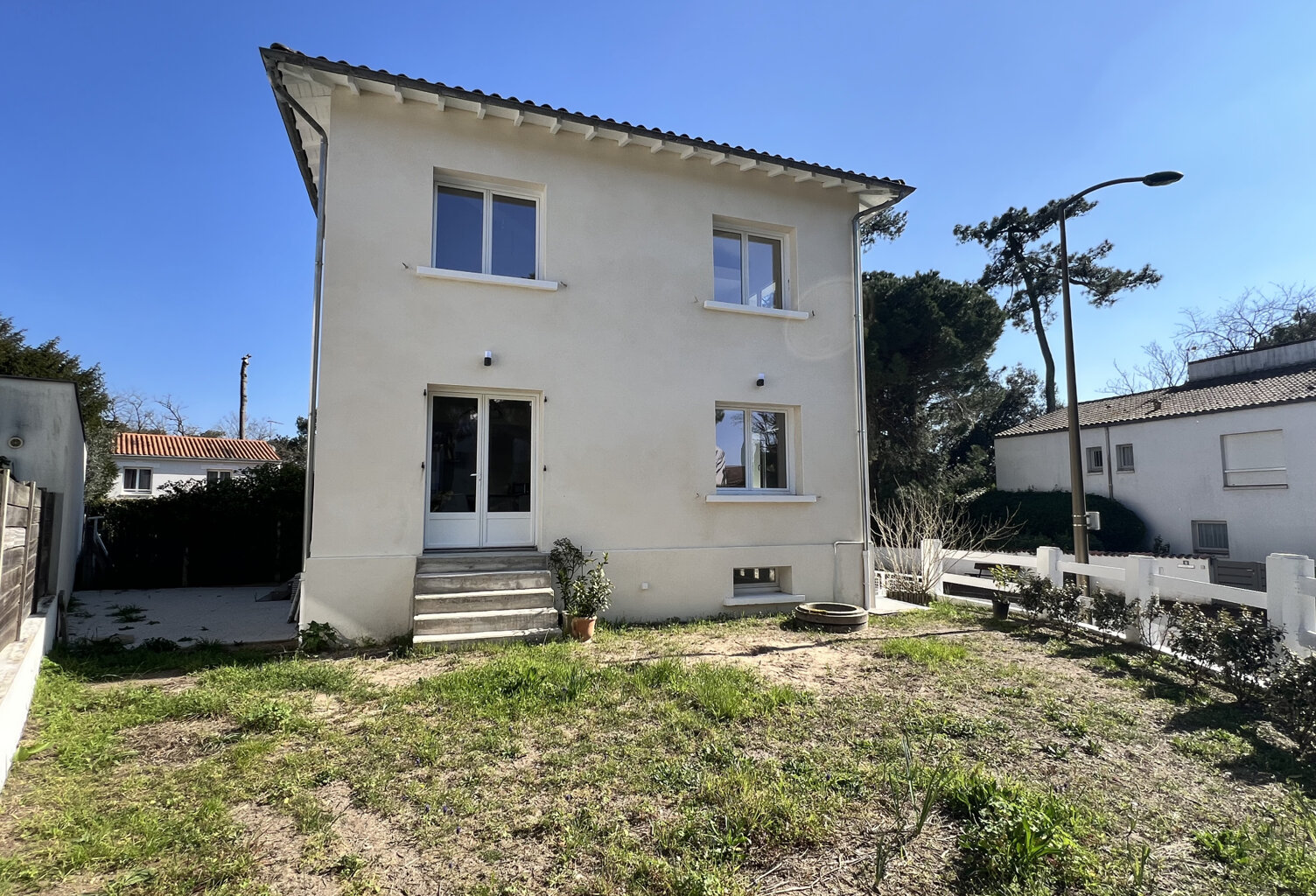 ROYAN - QUARTIER DU PARC - 250 M PLAGE - MAISON 3 CHAMBRES AVEC JARDIN ET GARAGE — photo 1