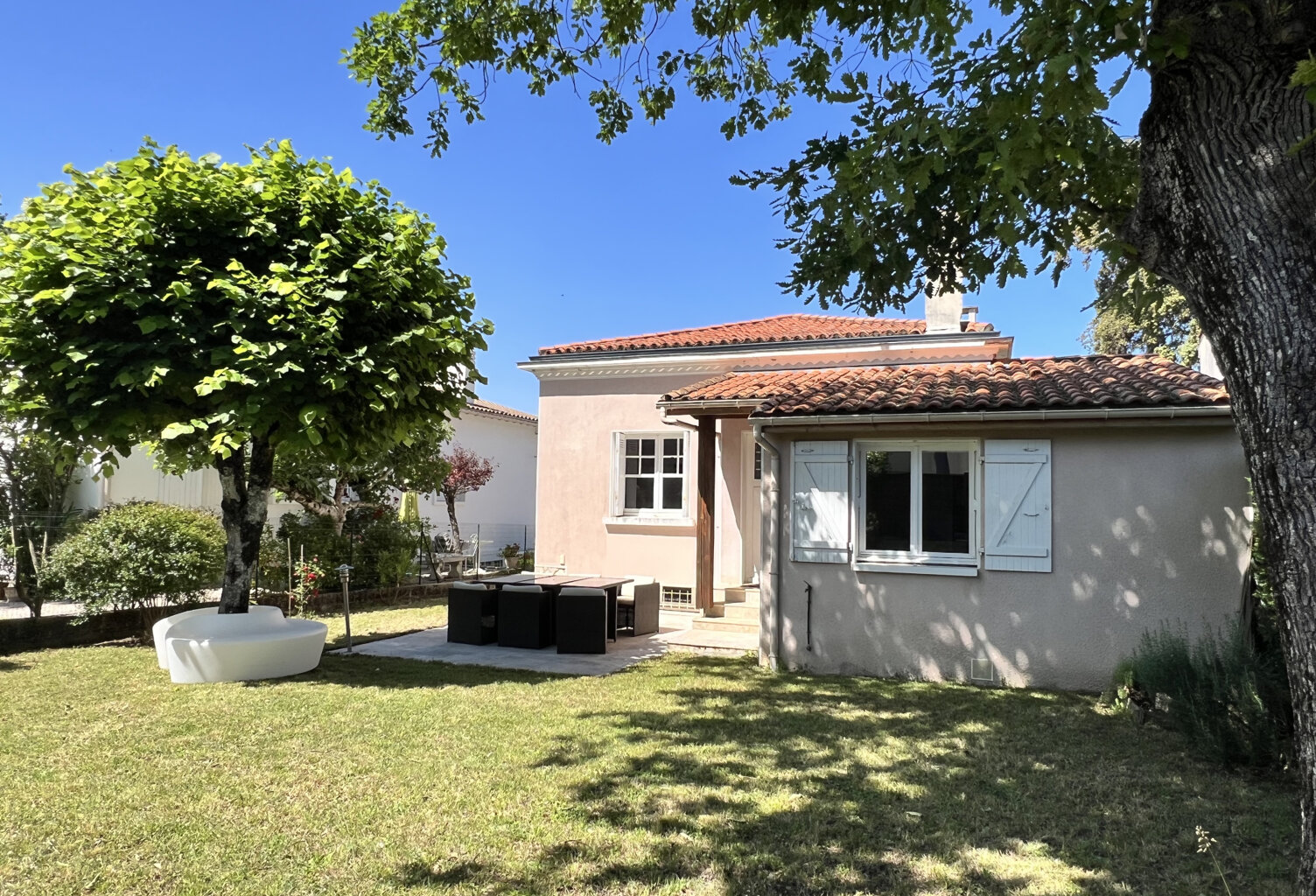ROYAN - QUARTIER DU PARC - MAISON 4 CHAMBRES AVEC JARDIN - PROCHE PLAGE ET COMMERCES — photo 1