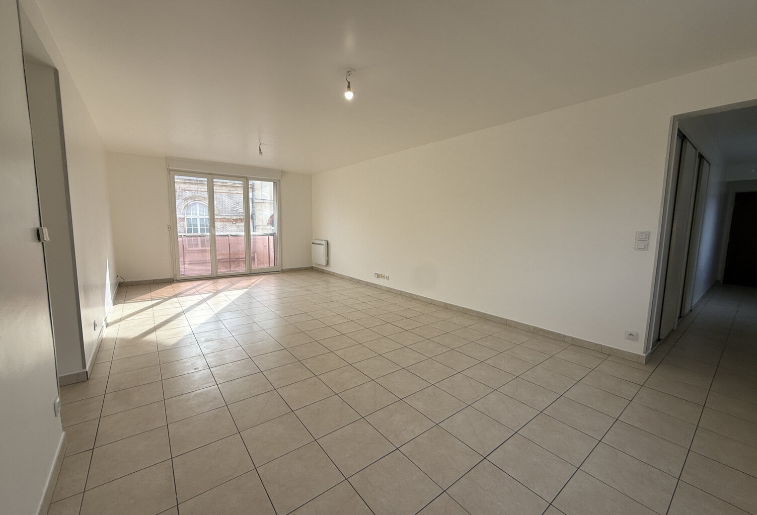 APPARTEMENT TYPE 3 DE 85.39 M2 SECT. HYPER CENTRE AVEC BOX F — photo 1
