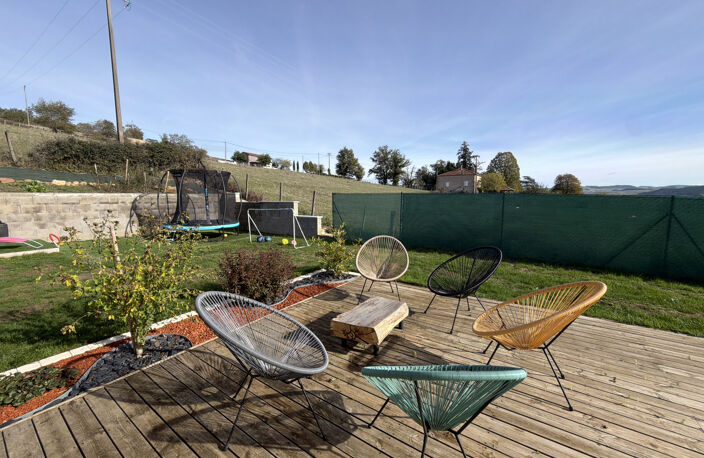 MAISON ELEVEE SUR DEMI SOUS-SOL AVEC TERRAIN ATTENANT — photo 3