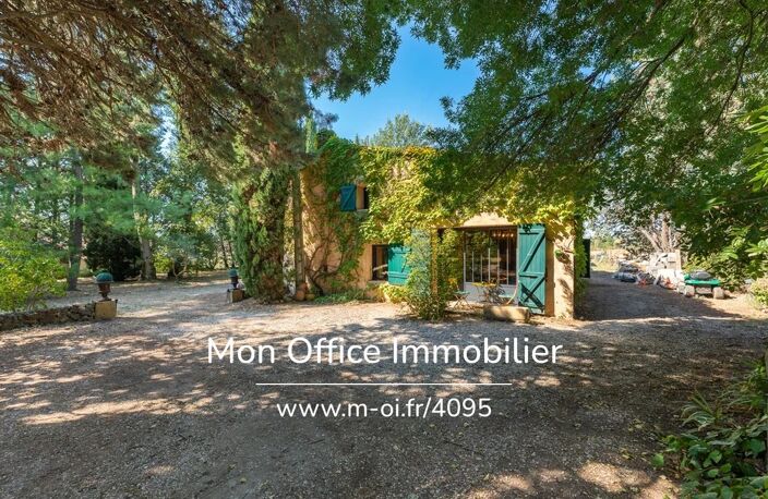 Référence : 7235-SJO - Magnifique Mas SOUS-OFFRE/ aux portes d'Aix-en-Provence - piscine- terrain plat arboré de 6400m2- cachet — photo 3