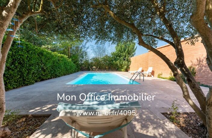Référence : 7235-SJO - Magnifique Mas SOUS-OFFRE/ aux portes d'Aix-en-Provence - piscine- terrain plat arboré de 6400m2- cachet — photo 5