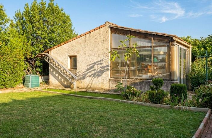 Pavillon T3 de plain pieds - garage- atelier avec veranda- jardin- proche centre ville — photo 3