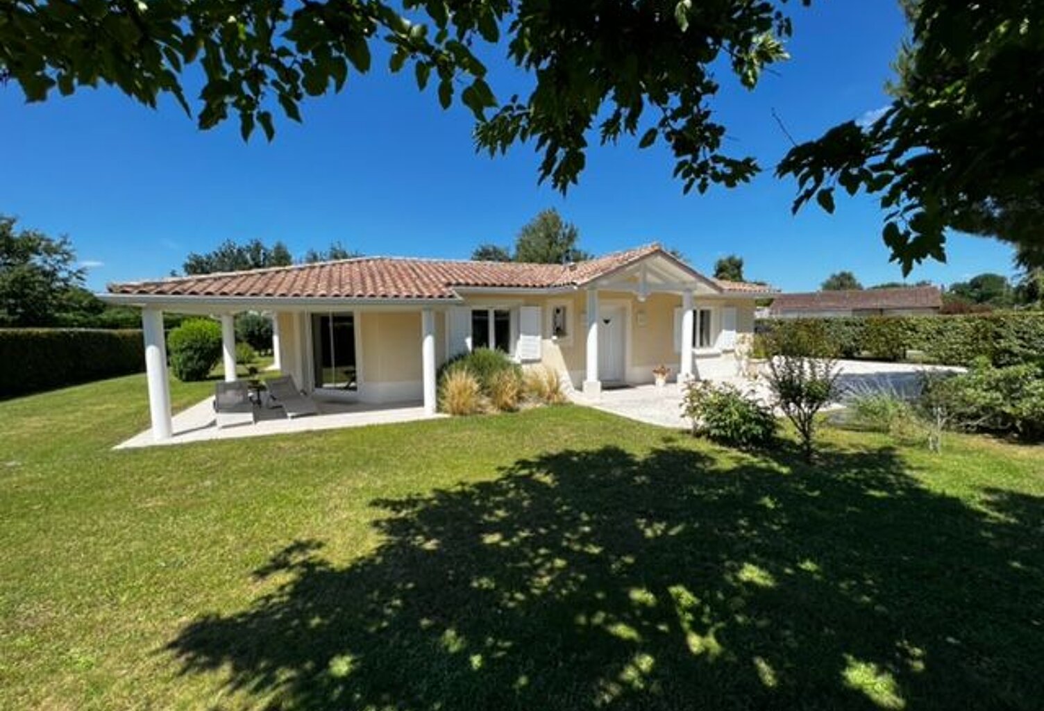 Maison de plain pied avec garage 4 pièces - 153m2 - GREZAC — photo 1