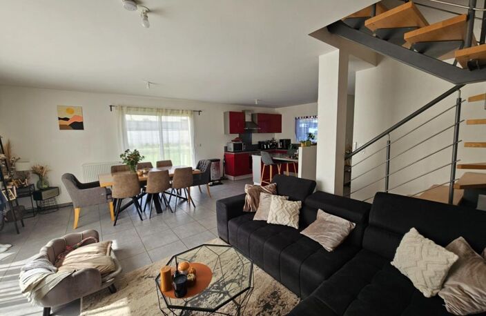 Maison à vendre 8 pièces PERIGNAT LES SARLIEVE (63) — photo 4