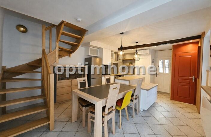 LABBEVILLE — MAISON EN PIERRE RÉNOVÉE, DEUX CHAMBRES, PATIO ET CAVE VOÛTÉE — photo 3