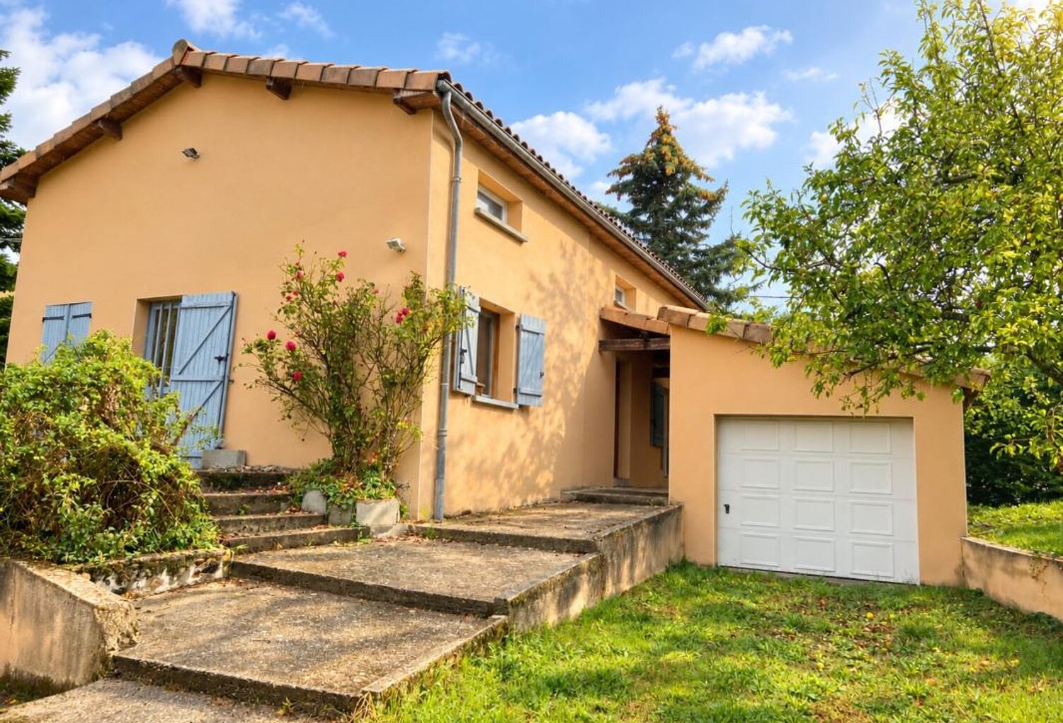 Maison 8 pièces LUZILLAT sur terrain de 918 m² — photo 1