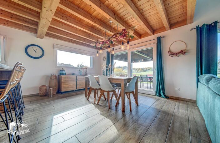 🏡 COUP DE CŒUR - MAISON À OSSATURE BOIS DE 2021 – PROCHE FRONTIÈRE BELGE ET LUXEMBOURGEOISE – 128 m² – 4 CHAMBRES – TERRAIN DE 5 628 m² – DPE A/A ! — photo 3
