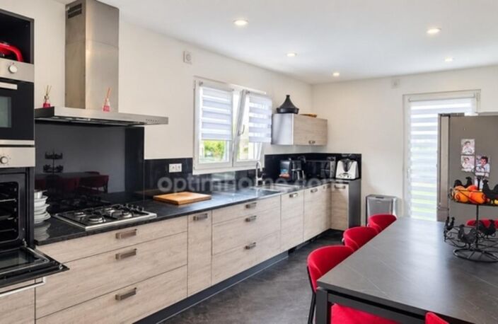 90500 BEAUCOURT – MAISON 185 M² – 5 PIECES – 4 CHAMBRES – PISCINE CHAUFFÉE – DPE A -  COMPATIBLE PROFFESION LIBERALE — photo 5