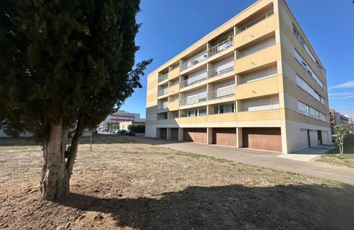 Appartement T4 de 80,58 m² – Avenue des Deux Fontaines, Metz Devant-les- Ponts — photo 2