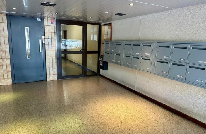 Appartement T4 de 80,58 m² – Avenue des Deux Fontaines, Metz Devant-les- Ponts — photo 3