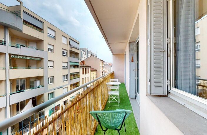 42 rue Racine Villeurbanne 69100 - T4 Meublé - 1590 €CC — photo 4