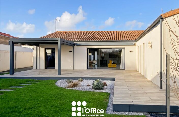 Maison d'architecte Les Sables D Olonne 6 pièce(s) 200 m2 — photo 2
