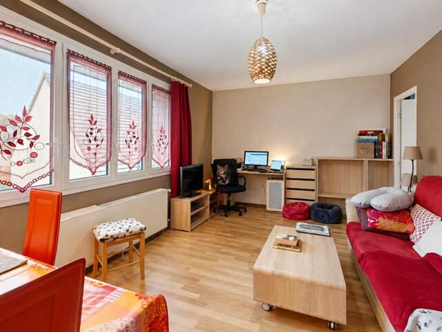 IFS PLAINE – Appartement 2 pièces de 45 m² au dernier étage avec — photo du bien