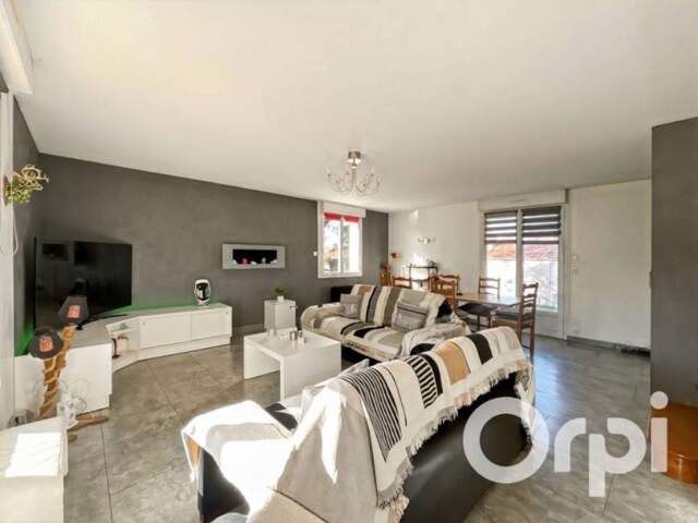 Maison 5 chambres, jardin 2000 m² et dépendance — photo du bien