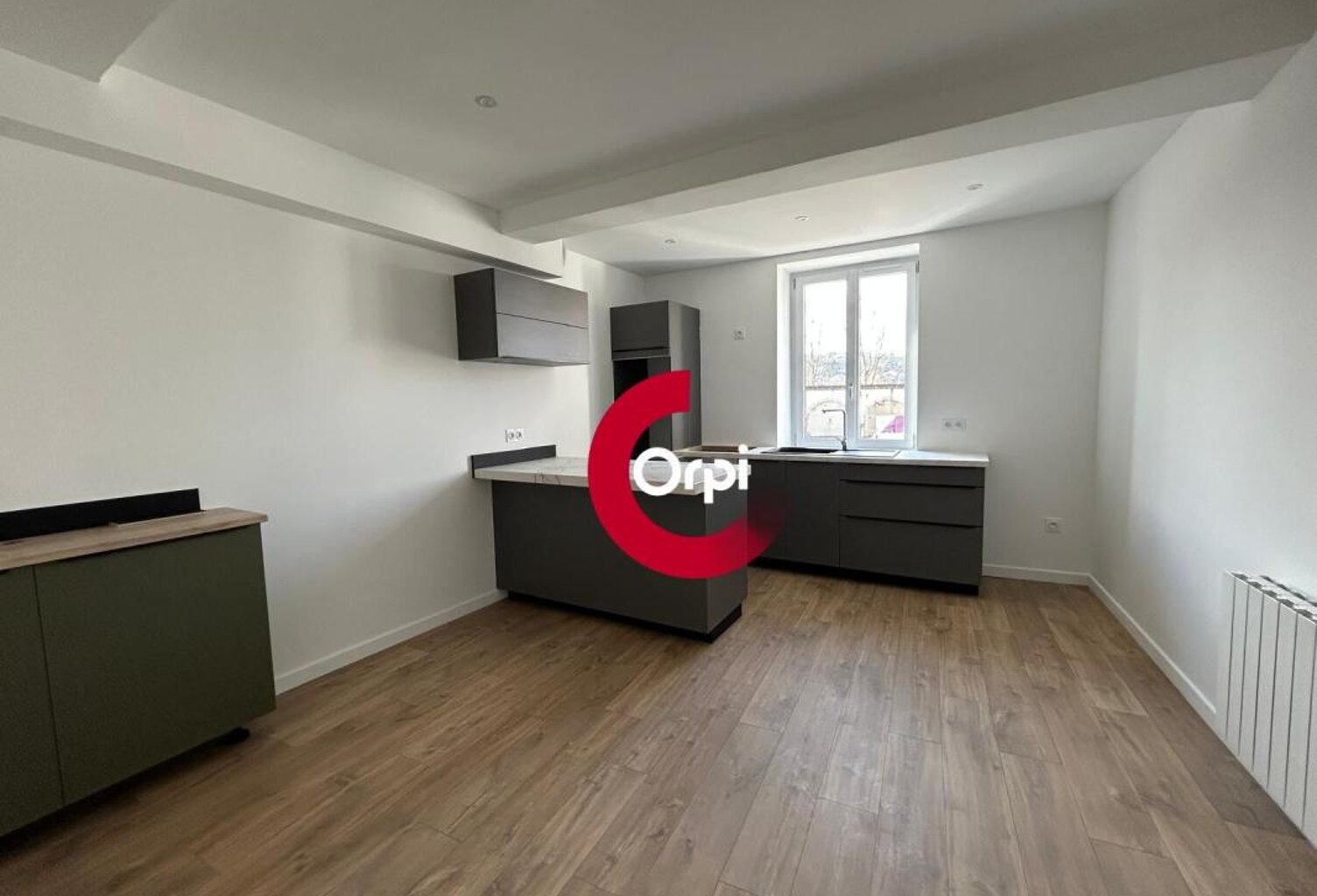 Appartement À Louer — photo 1
