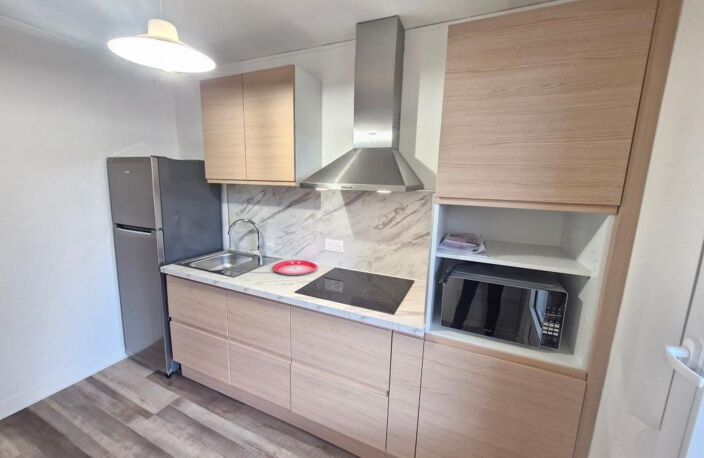 Appartement T2 meublé de 50m² avec parking en sous-sol - ST GENIS LAVAL — photo 5