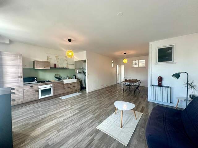Appartement T3 Meublé  à Louer 75 m² / Terrasse — photo du bien