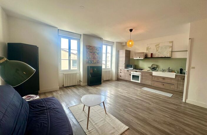 Appartement T3 Meublé  à Louer 75 m² / Terrasse — photo 2