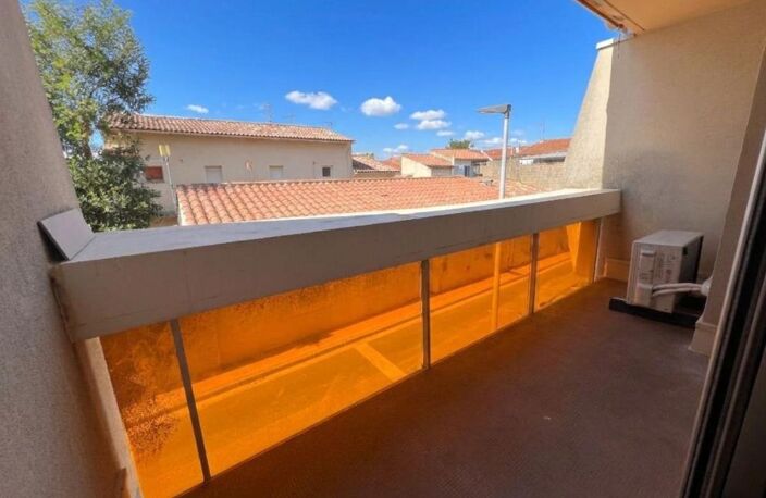 STUDIO à louer vide à l'année, refait à neuf climatisé — photo 2