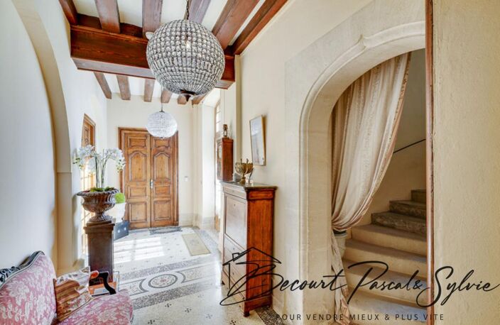 Appartement  dans un château du 16ème siècle Le Pontet 5 pièce(s) 184 m2 piscine et parc — photo 4