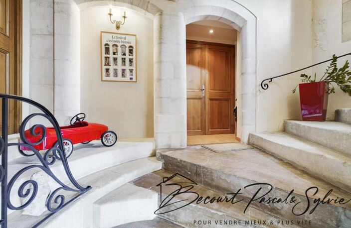 Appartement  dans un château du 16ème siècle Le Pontet 5 pièce(s) 184 m2 piscine et parc — photo 5